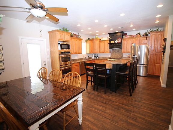 2nd image of 6628 Pond Dr