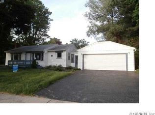 547 Culver Pkwy, Irondequoit, NY 14609