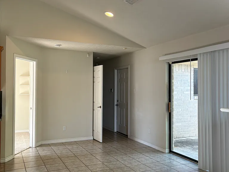 1816 Brothers Blvd #10 — Photo 8