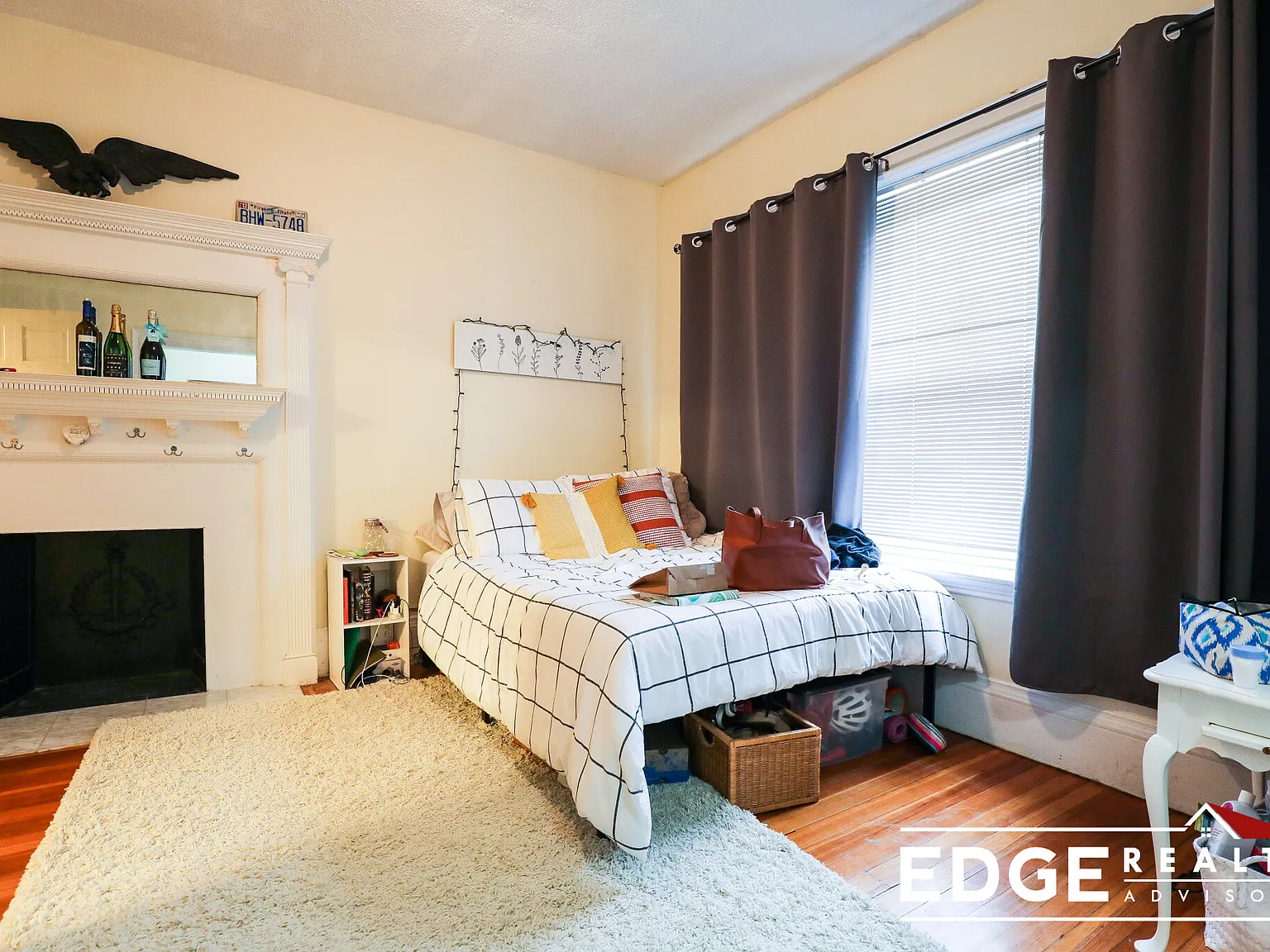 3 bed, 1.5 bath, 1150 sqft, $3,950 — Photo 2