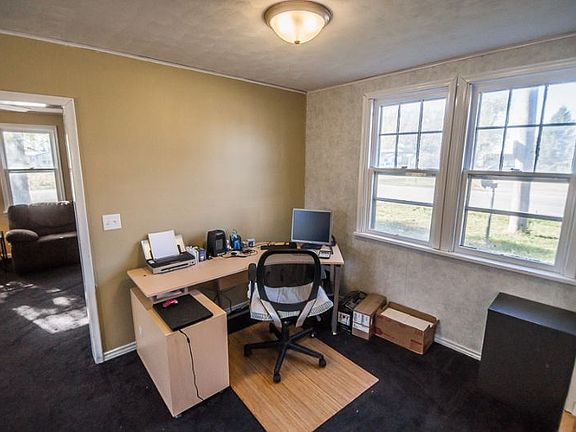 4th image of 301 Lincoln Ave