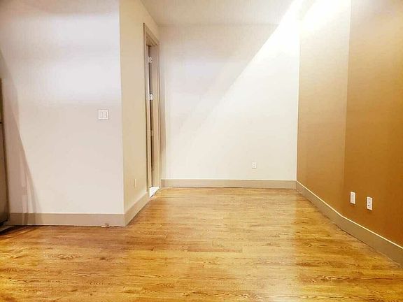 4th image of 441 Meeker Ave #2