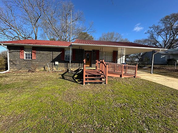 2nd image of 1405 Circle Dr