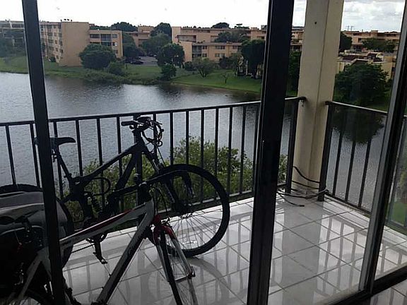 3rd image of 8895 Fontainebleau Blvd APT 511