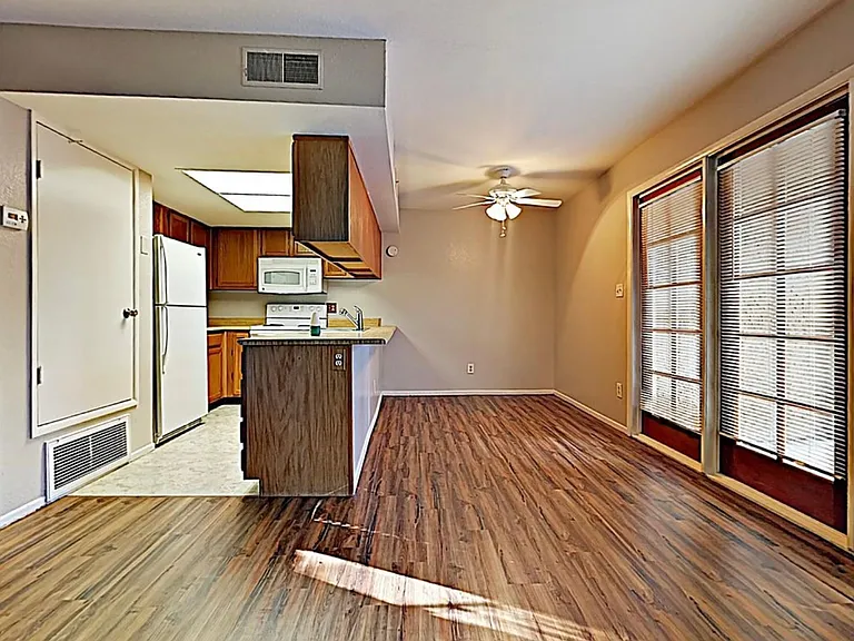 18811 N 19th Ave #1002 — Photo 5