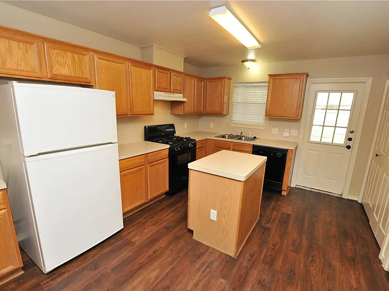 2323 Trace Mdws — Photo 7