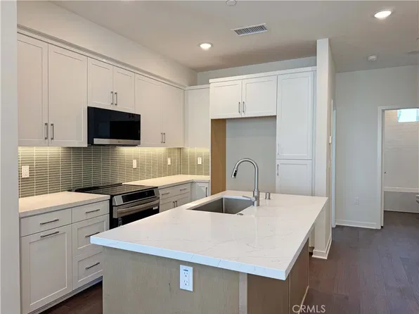 685 S Brea Blvd Unit 101, Brea, CA 92821