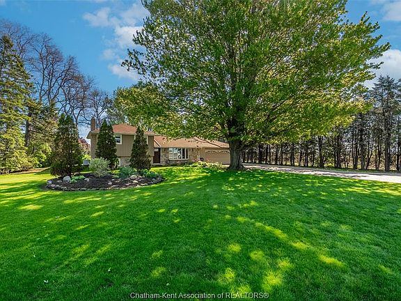2nd image of 21095 Victoria Rd