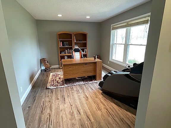 4th image of 2583 Bluffwood Dr