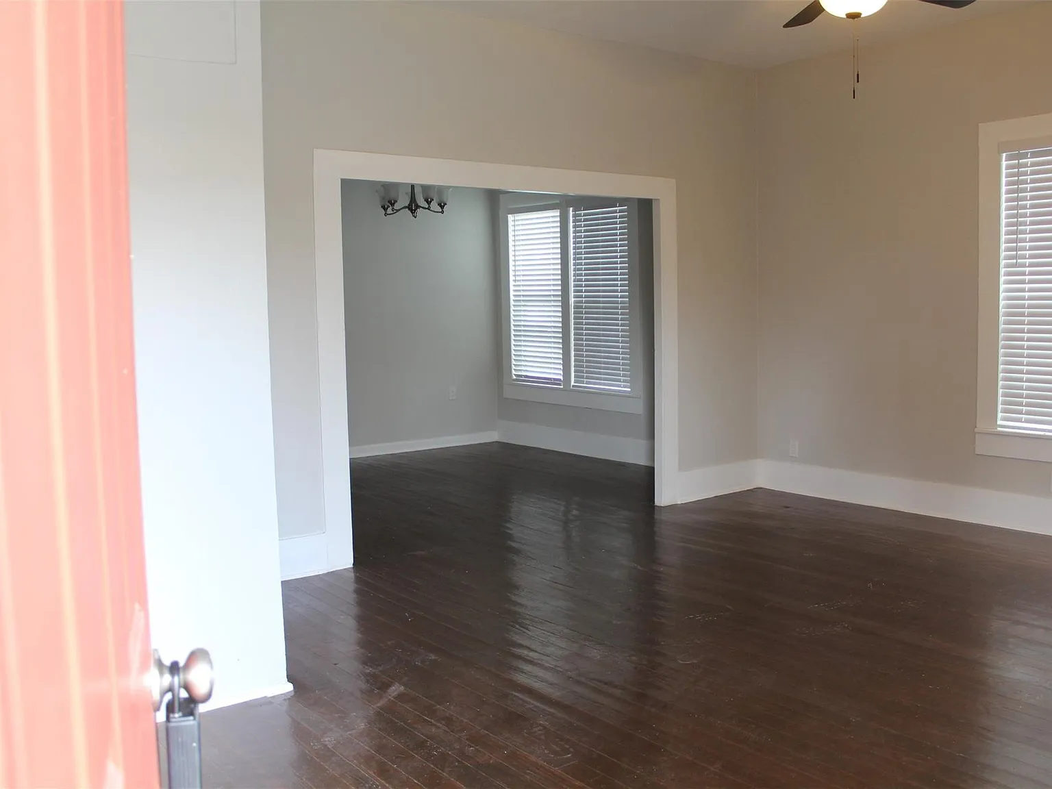 5 bed, 2.0 bath, 1652 sqft, $1,900 — Photo 2