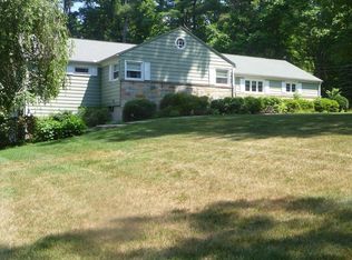 63 Fernwood Dr, East Longmeadow, MA 01028