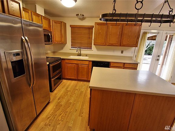 4th image of 12214 220th Avenue Ct E