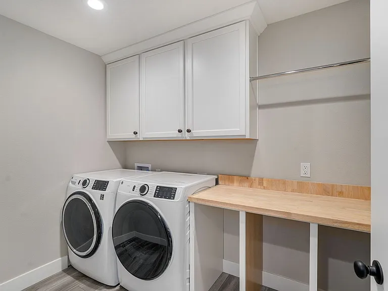 1120 N Clay Ave — Photo 12