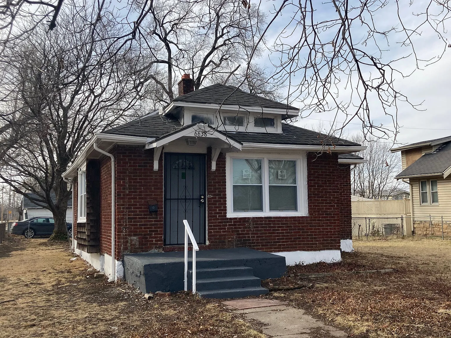 3 bed, 812 sqft, $795 — Photo 1