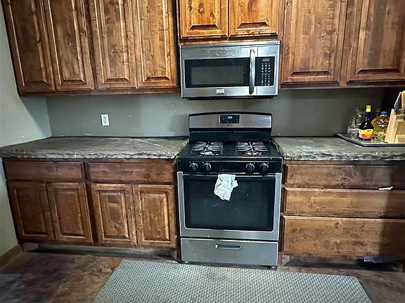 2nd image of 800318 S 3390th Rd