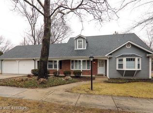 137 Tanoak Ln, Naperville, IL 60540