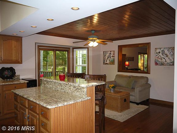 5th image of 6906 Bloomsbury Ln