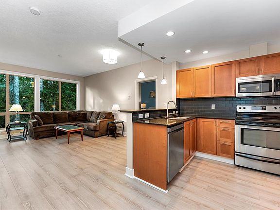 3rd image of 627 Brookside Rd #207