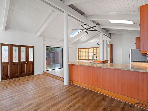 4th image of 561 Kaleo Pl