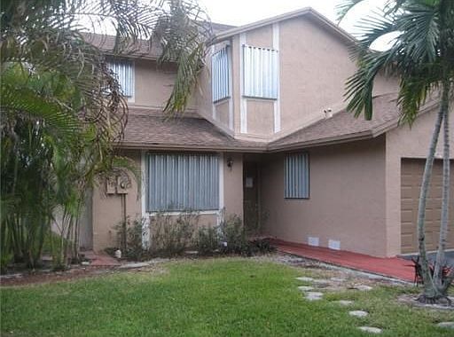 1st image of 224 Lakeside Cir