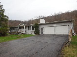 696 N Main St, Viola, WI 54664