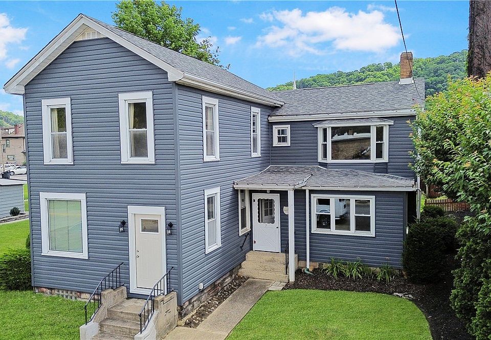 1st image of 206 N 3rd St