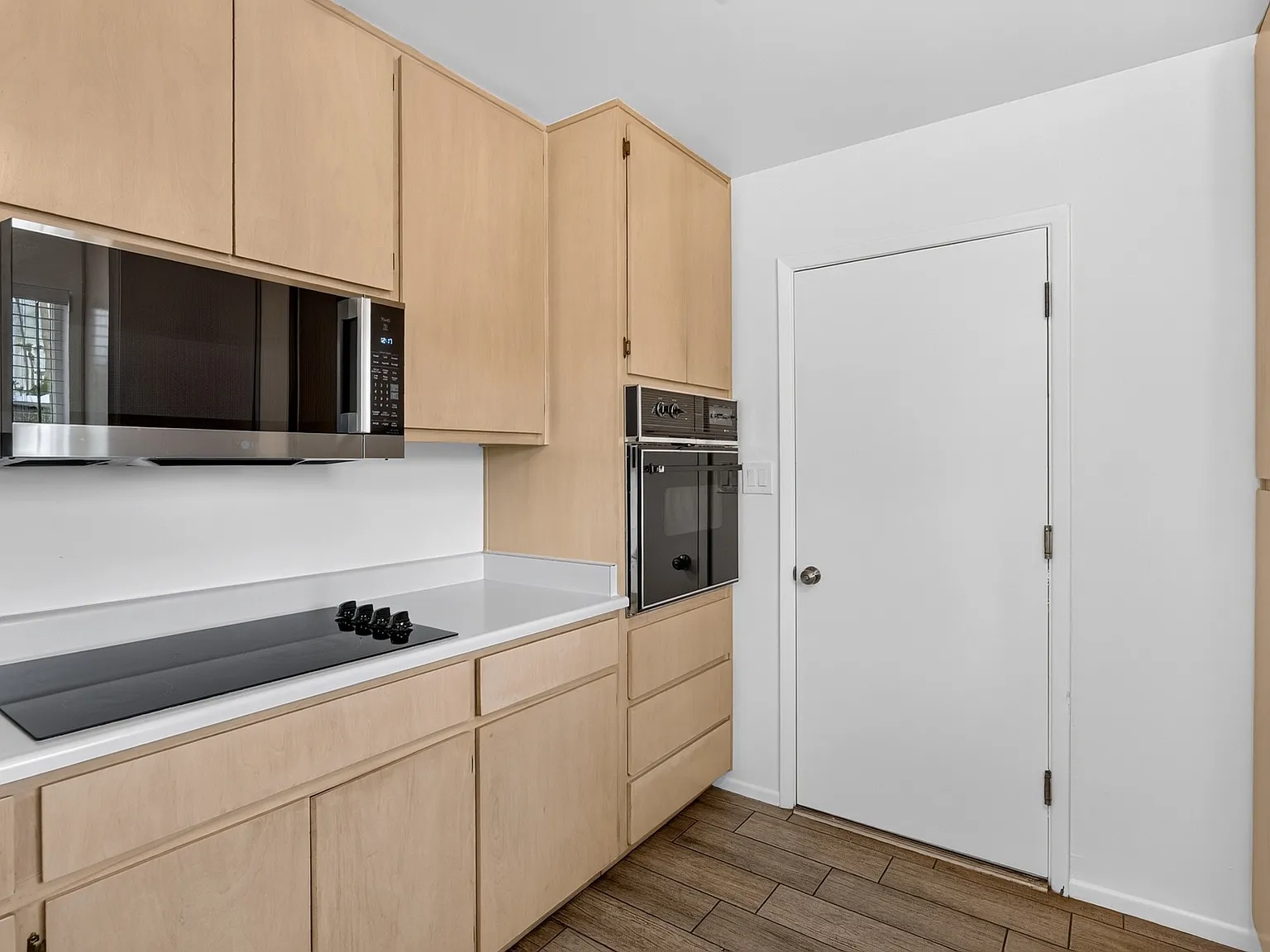 3 bed, 1556 sqft, $2,850 — Photo 4