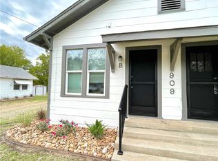 909 Bina St #B, Bryan, TX 77803