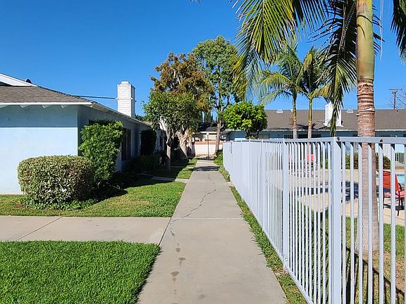 3rd image of 10117 Gunn Ave #C1
