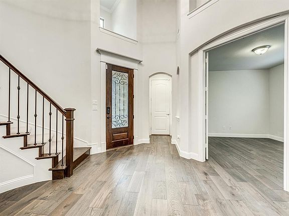 4th image of 11034 Longleaf Ln