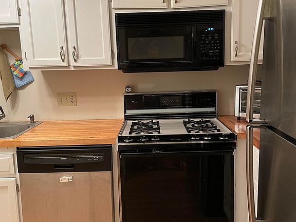 5th image of 1592 Clemson Dr #B