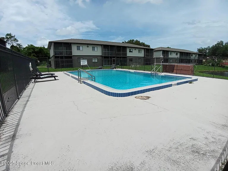 1800 University Ln #106 — Photo 23