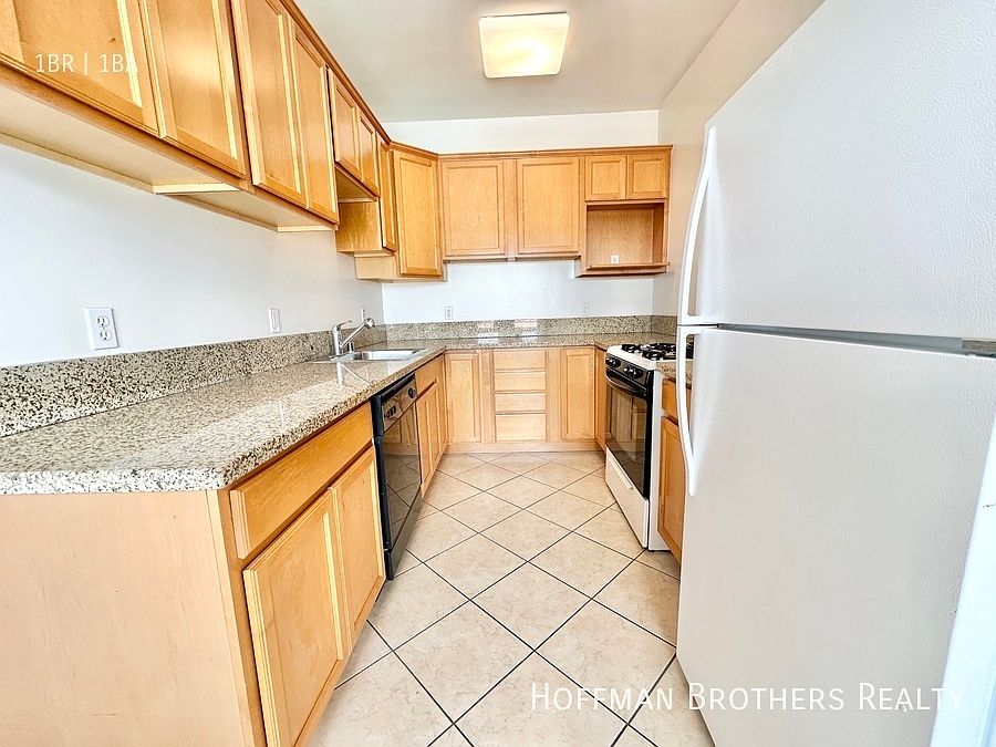 1st image of 802 N Las Palmas Ave #403