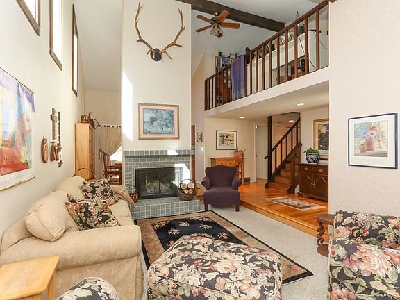 Living Room Vaulted Ceilings