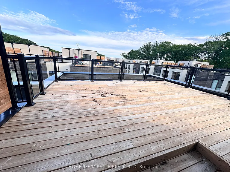 176 Clonmore Dr #4 — Photo 35