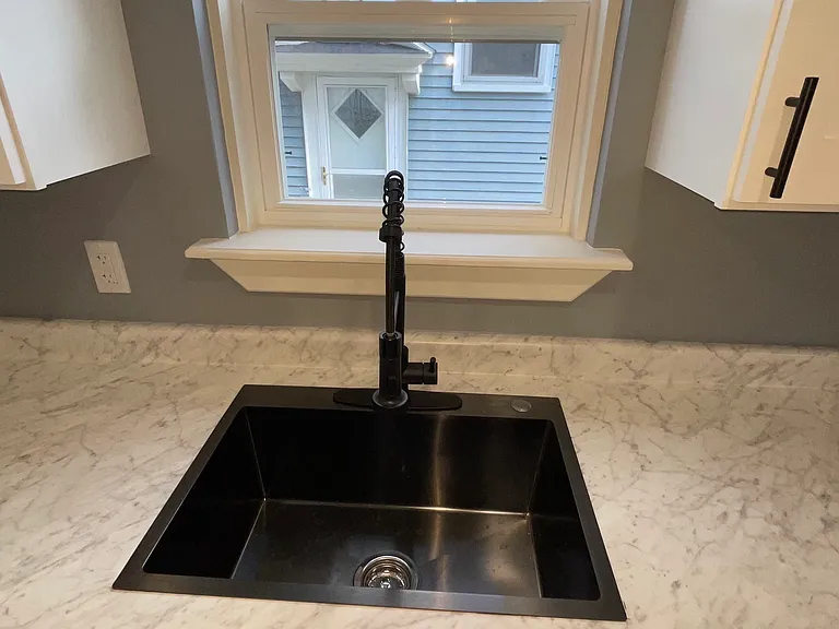 4327 Kingsbury Ave — Photo 4
