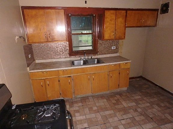 4th image of 9222 S Greenwood Ave