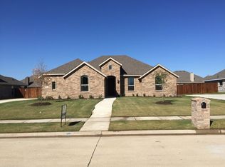 213 Debbie Way, Red Oak, TX 75154