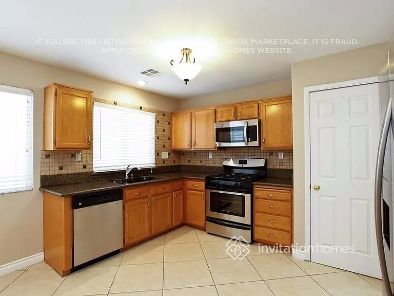 5910 Red Dawn St — Photo 6