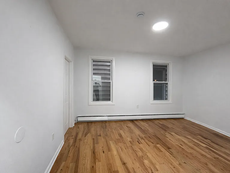 462 S 14th St #1 — Photo 8