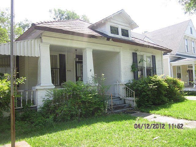 2nd image of 841 N 7th Ave