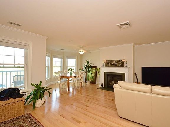4th image of 15 Park Ave #3-205
