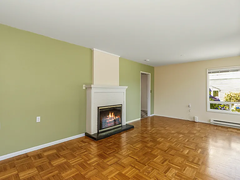 532 Colby Ave — Photo 4