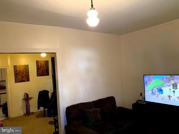 4th image of 6242 N Woodstock St