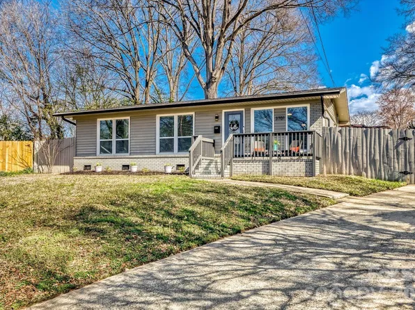 3701 Lynette Ct, Charlotte, NC 28217