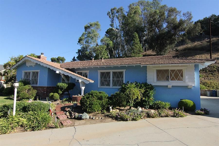 1st image of 951 Barcelona Dr