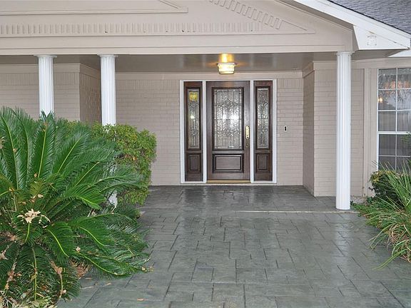 2nd image of 2615 Bermuda Dunes Dr