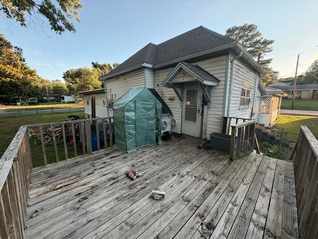 207 Broadway Street, Alton, MO - More