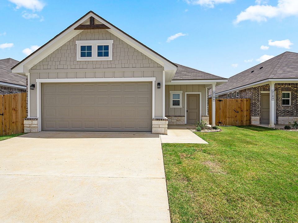 1st image of 2107 Fairfax Ln