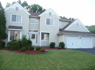 15 Cherrywood Dr, Piscataway, NJ 08854